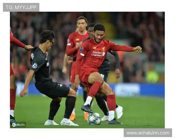 库杜斯持球推进撕裂防线解析